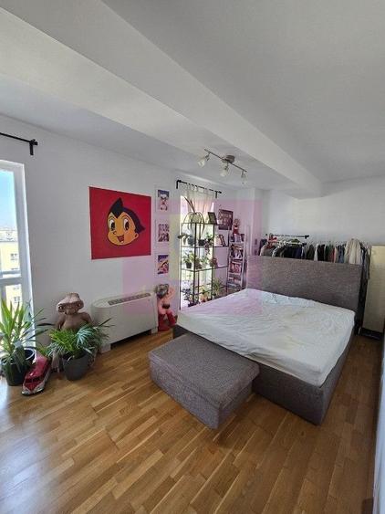 Apartament cu 4 camere decomandat, mobilat în Decebal