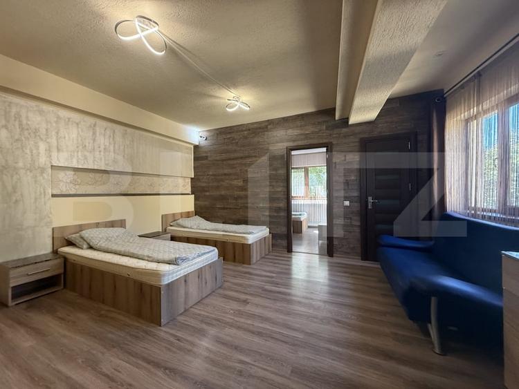 Casă individuală cu 7 camere cu Canalizare în Rovine