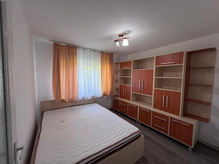 Apartament cu 3 camere în Petru Rareș