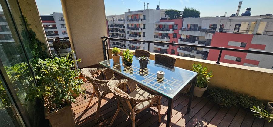 Apartament cu 4 camere decomandat în Barbu Văcărescu