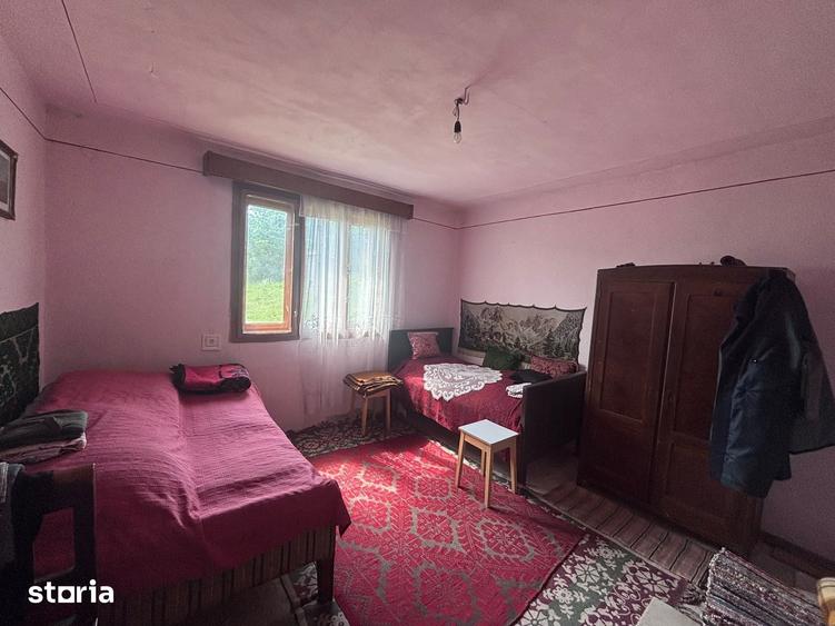 Casă cu 4 camere cu Teren 1100 Mp în Laslău Mic
