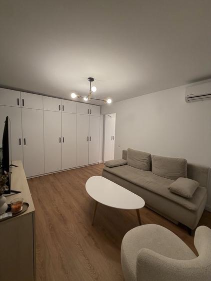Apartament cu 2 camere, mobilat în Victoriei
