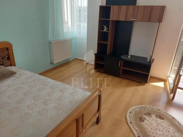 Garsonieră decomandată, mobilată în Central