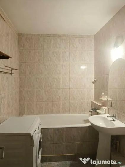 Apartament cu 3 camere decomandat în Gorjului