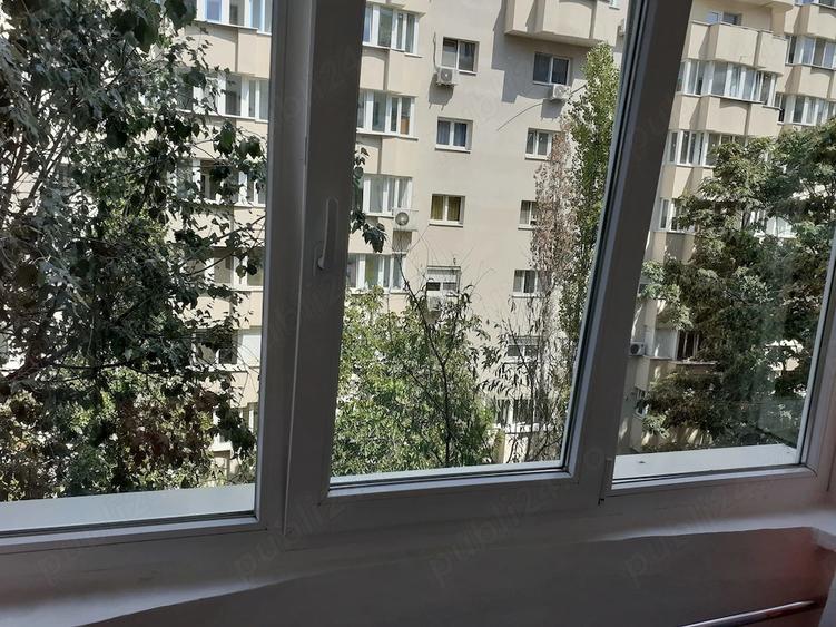 Apartament cu 3 camere decomandat în Nerva Traian