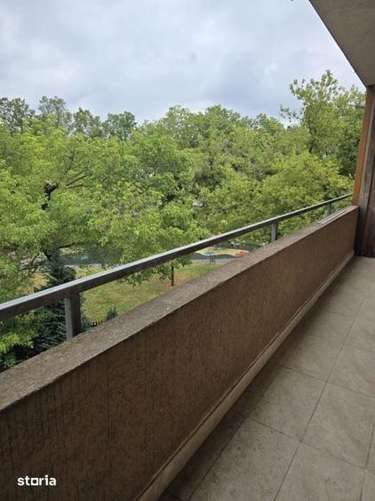 Apartament cu 4 camere în Progresul