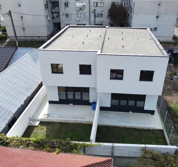 Duplex cu 5 camere cu Canalizare în Central