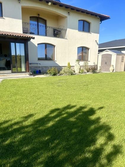 Casă cu 4 camere în Livada