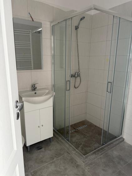 Apartament cu 3 camere decomandat în Brâncoveanu