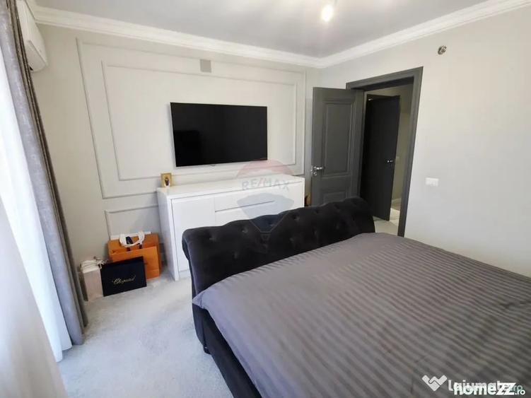 Apartament cu 5 camere decomandat în Precista