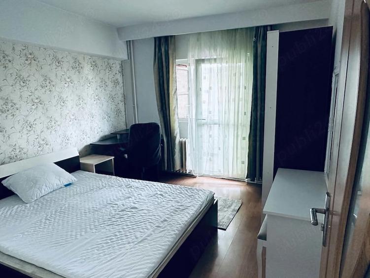 Apartament cu 3 camere decomandat în Independenței