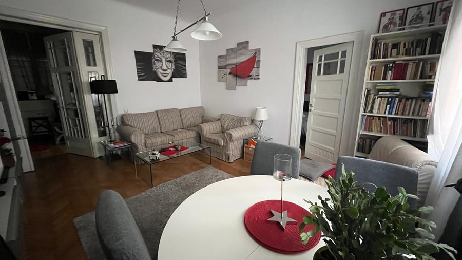 Apartament cu 3 camere semidecomandat în Brezoianu