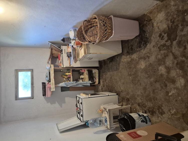 Casă cu 3 camere cu Teren 1500 Mp în Cândești