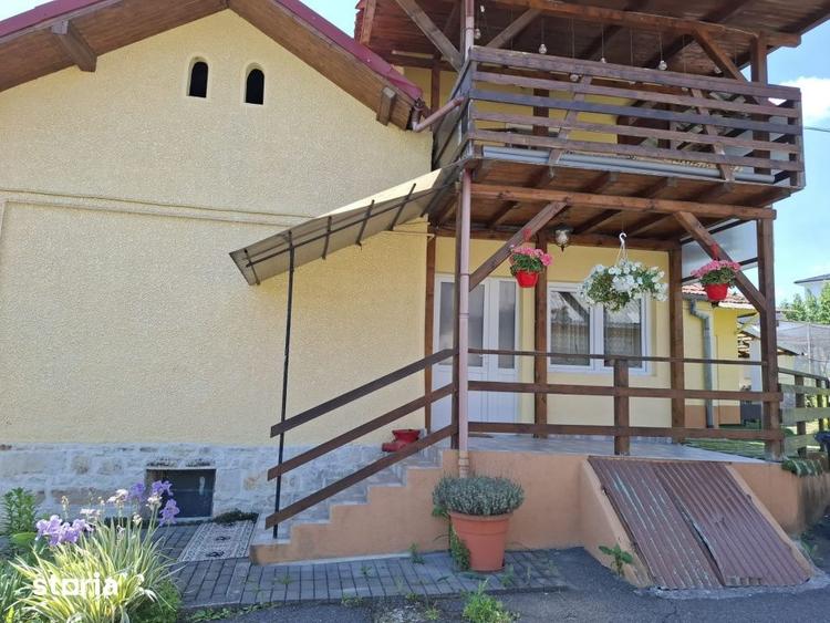 Casă cu 4 camere cu Teren 800 Mp în Central