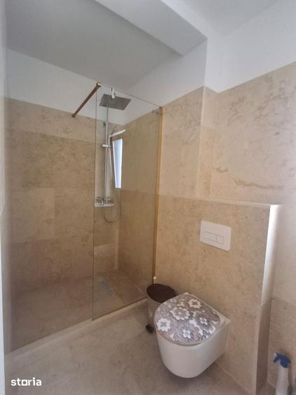 Casă cu 5 camere cu Teren 480 Mp în Bucium