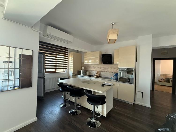 Apartament cu 3 camere decomandat, mobilat în Stadion