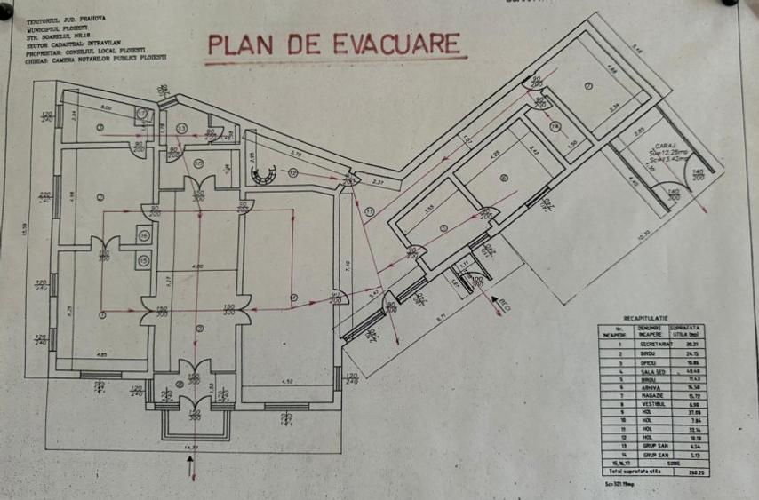 Casă individuală cu 7 camere cu Canalizare în Ultracentral