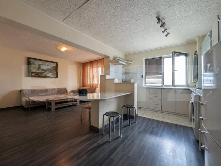 Apartament cu 3 camere, zona Nufărul - 1