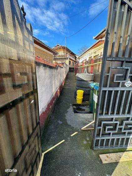Casă cu 4 camere cu Teren 250 Mp în Călugareni