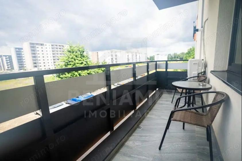 Apartament cu 2 camere decomandat în Tractorul