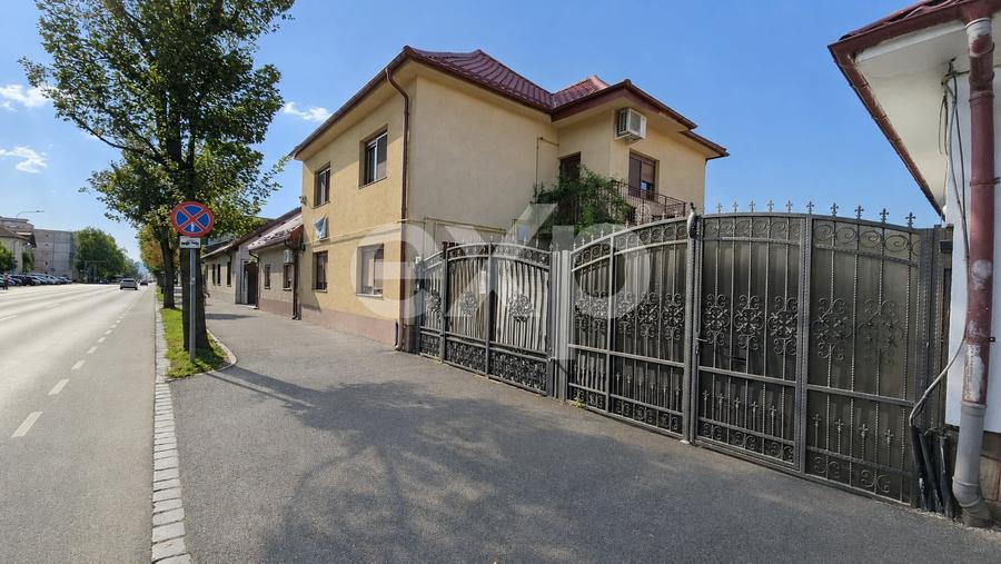 Apartament cu 3 camere decomandat în Tractorul