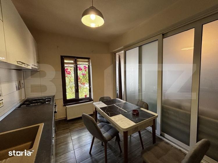 Casă cu 5 camere cu Teren 336 Mp în Șimnicu de Sus