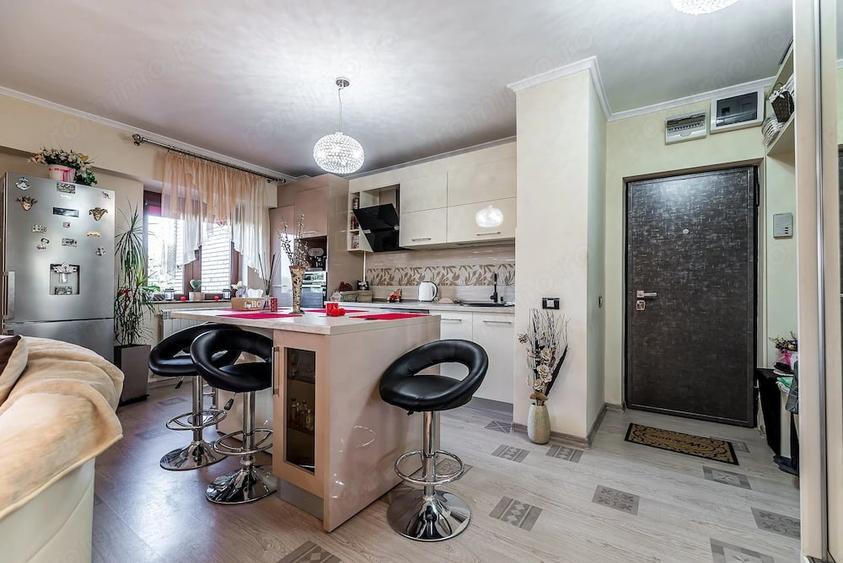 Apartament cu 2 camere decomandat în Intim