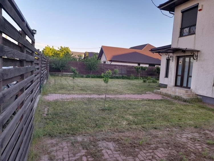 Casă cu 4 camere în Central