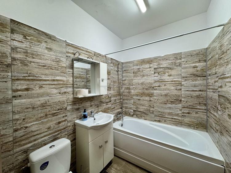 Apartament cu 2 camere semidecomandat în 1 Mai