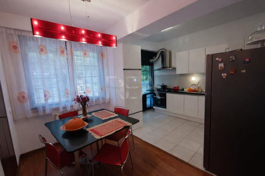 Apartament cu 4 camere semidecomandat, mobilat în Floreasca