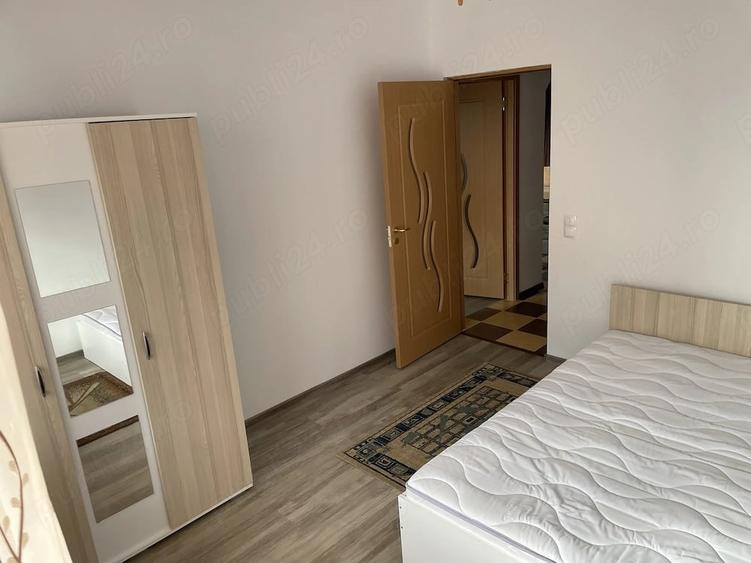 Apartament cu 3 camere decomandat în Florești