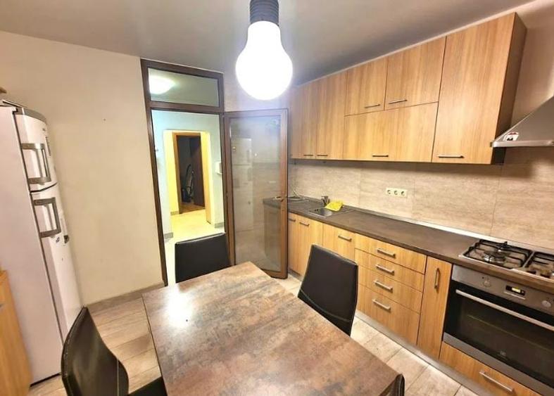 Apartament cu 3 camere decomandat, mobilat în 13 Septembrie