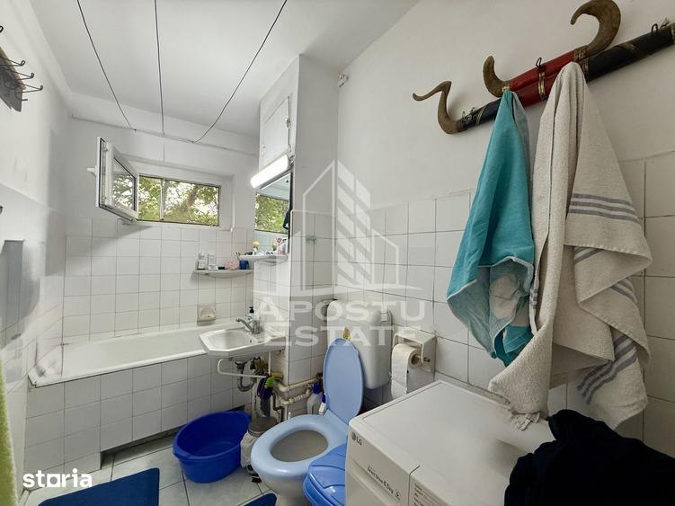 Apartament cu 3 camere semidecomandat în Complex Studențesc