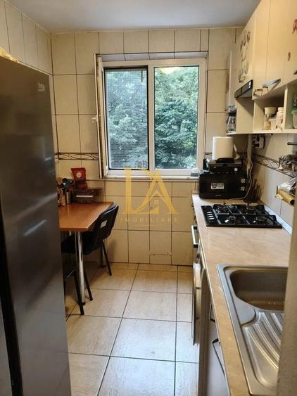 Apartament 3 camere Valea Călugărească 63 mp Etaj 3/10 - 6