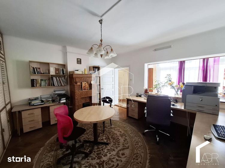 Casă cu 6 camere cu Teren 167 Mp în Republicii