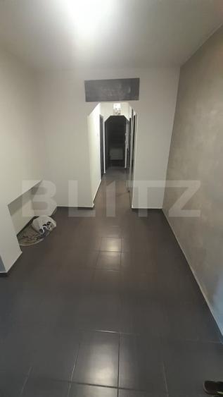 Apartament cu 3 camere decomandat, mobilat în Micro 11