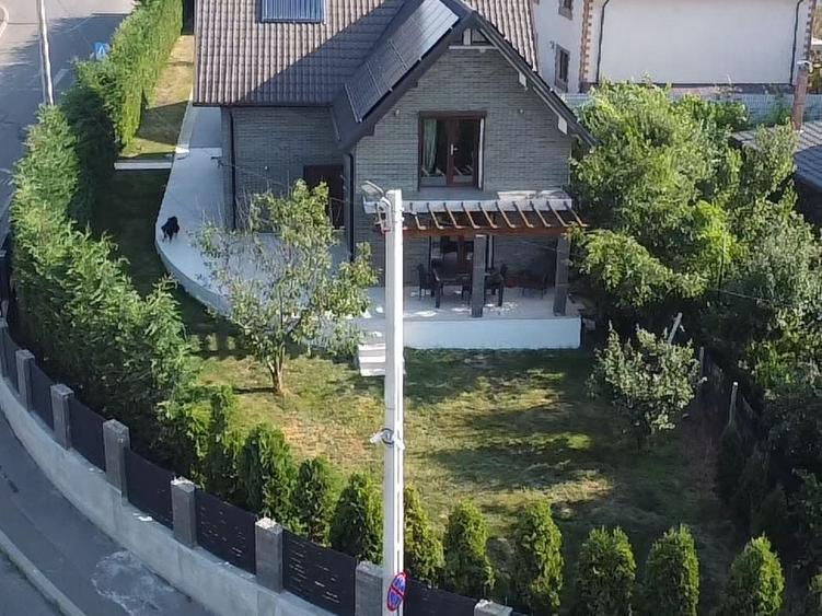 Casă cu 4 camere în Central