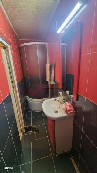 Apartament cu 3 camere, mobilat în Central — fotografia 1
