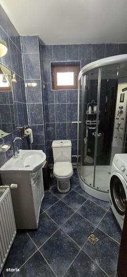 Casă cu 4 camere cu Teren 280 Mp în Central