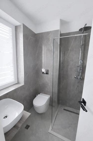 Casă cu 5 camere cu Piscina în Bujoreni