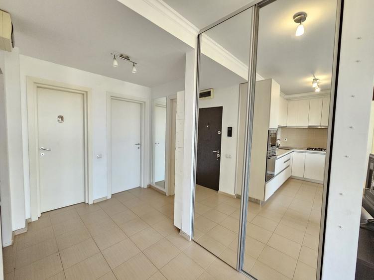 Apartament cu 3 camere decomandat, mobilat în Iancu Nicolae