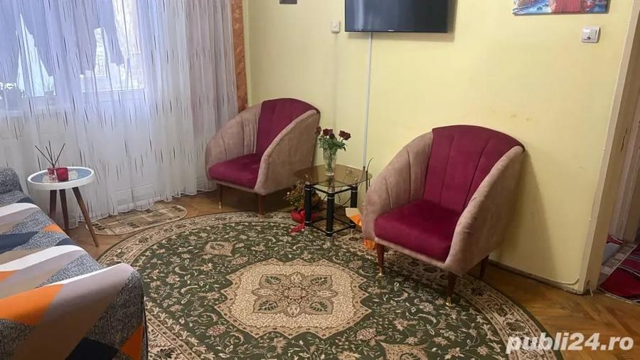 Apartament cu 3 camere semidecomandat în Dărmănești