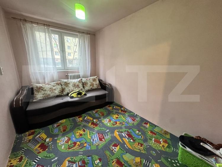 Apartament cu 3 camere decomandat, mobilat în Porolissum