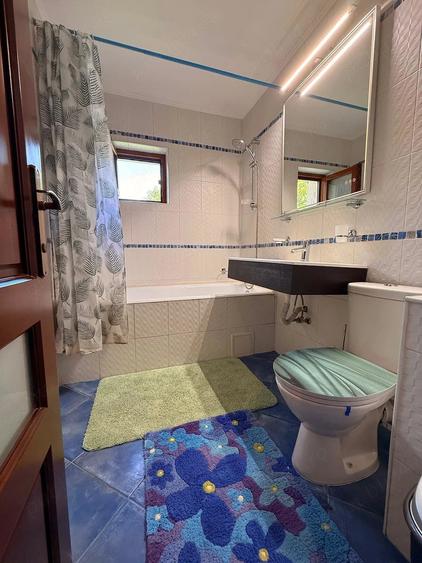 Apartament cu 4 camere decomandat în Central