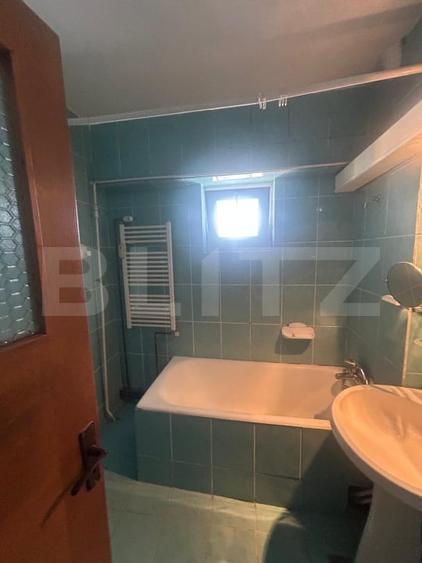 Apartament cu 4 camere decomandat, mobilat în Micro 12