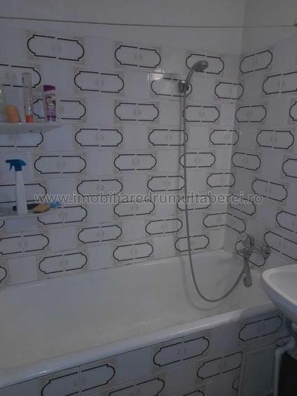 Apartament cu 3 camere decomandat în Drumul Taberei