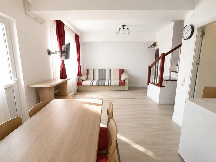 Apartament cu 3 camere decomandat în Dristor