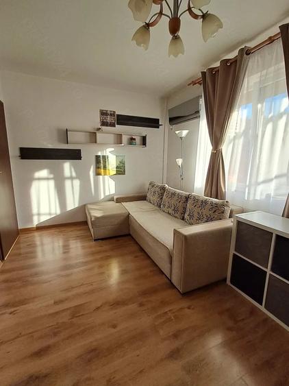 Apartament cu 2 camere decomandat în Apărătorii Patriei