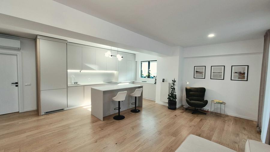 Apartament cu 3 camere decomandat, mobilat în Aviației