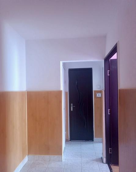 Apartament cu 3 camere decomandat în E3